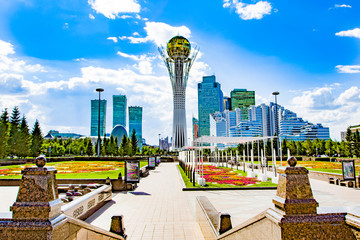 Kazakhstan . Astana . Nurzhol Boulevard . Beautiful view of the Bayterek monument . - obrazy, fototapety, plakaty