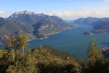 Fototapeta na wymiar Zauberhafter Lario / Blick vom Monte Grona auf den Comer See