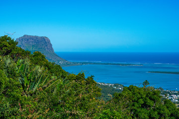 Fototapeta na wymiar Ile Maurice - Chamarel - Point de vue sur le lagon