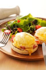 エッグベネディクト　Eggs Benedict