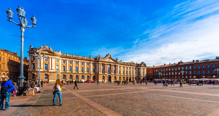 La place du Capitole à Toulouse en Occitanie, France © FredP