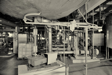 Equipment, industrial tools and machinery for the production of beer in factory shops