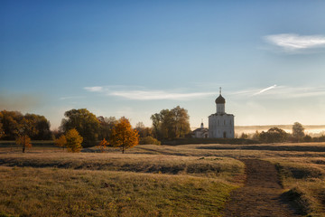 Fototapeta na wymiar Church of Intercession upon Nerl River. (Bogolubovo, Vladimir region, Golden Ring of Russia) in autumn sunny morning
