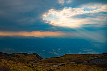 鳥取県大山の頂上にて空と雲が美しい