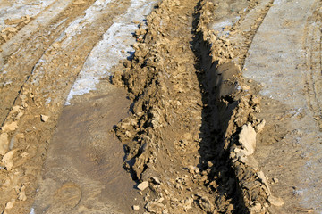 tracing rut on the land