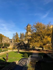 Vista dell'Abbazia di Notre Dame di Orval in autunno, Orval, Belgio