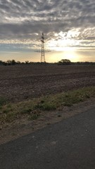 Obraz premium Sonnenuntergang am Feld 