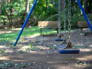 公園のブランコ