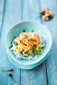 Shirataki noodles with shrimps and Kenya beans