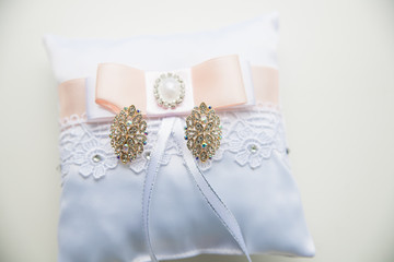 beautiful wedding gold earrings fashion stylish elegant.