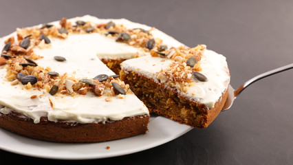 carrot cake with cream