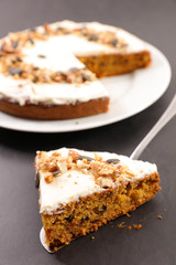 carrot cake with cream