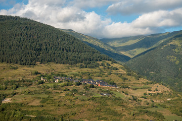 Fototapeta na wymiar Village in a mountain of Aran Valley, Pyrenees