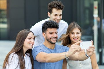 Obraz premium Group of friend taking a selfie picture together