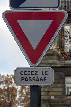 C&eacute;dez le passage