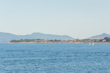 Fototapeta premium Seacoast of Cap Benat near Le Lavandou and Bormes-les-Mimosas in French Riviera
