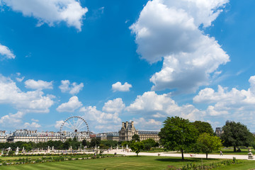 Fototapeta na wymiar Clouds over Jardin de Tuileries in Paris