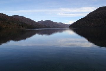 Obraz na płótnie Canvas Lago Hermoso, San Martin de los Andes, Parque Nacional Lanin, Siete Lagos, Neuquen, Patagonia Argentina