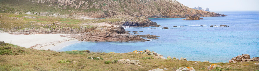 Fototapeta na wymiar Vistas de playas en el Cabo Villano en la costa de la Muerte , Camariñas, en la provincia de La Coruña. Verano de 218