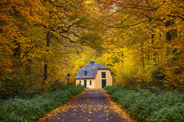 Jägerhäuschen im Kottenforst bei Bonn im Herbst