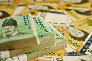Korean won banknotes 