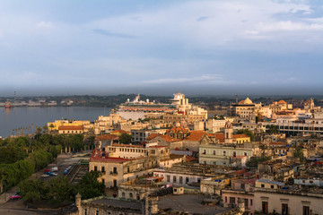 Fototapeta na wymiar Casco histórico de la Habana Vieja.
