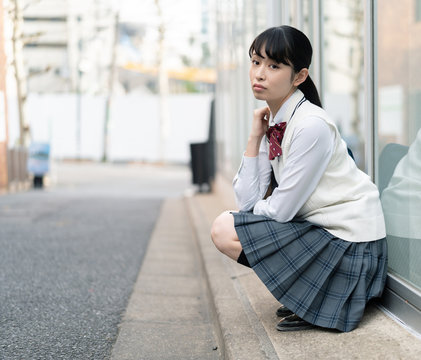 1 1 Best しゃがむ Images Stock Photos Vectors Adobe Stock 1 1 Best しゃがむ Images Stock Photos Vectors Adobe Stock