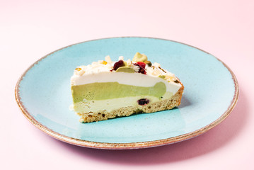 cheesecake with pistachio