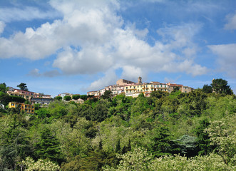 Fototapeta na wymiar das Bergdorf Poggio auf der Insel Elba,Toskana,Mittelmeer,Italien