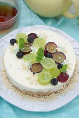 巨峰とシャインマスカットのレアチーズケーキ