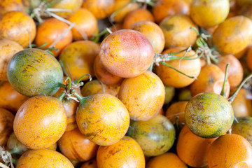 Many fruits ripe passion fruit.