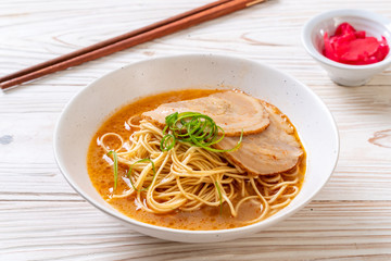 tonkotsu ramen noodles with chaashu pork