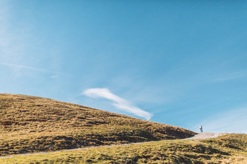 Straße in den Himmel am e-bike