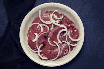 raw liver with onion