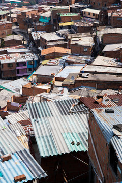 Tejados en la Comuna 13 de Medell&iacute;n