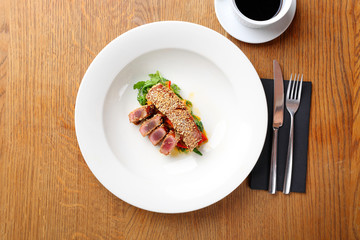 Tuna fillet with sesame grains