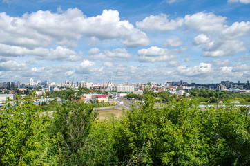 Fototapeta na wymiar View of Barnaul from the highland Park