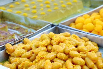 Thai desserts gold at street food