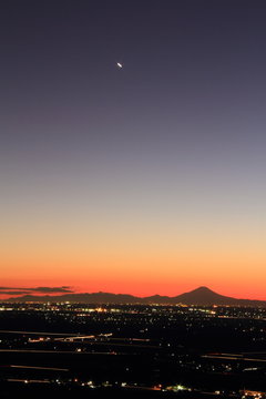 筑波山付近から見た富士山と金星