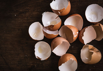 Shells of organic free range eggs - obrazy, fototapety, plakaty