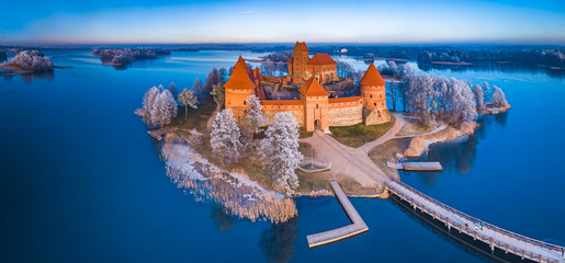 Trakai castle at winter, aerial view of the castle - obrazy, fototapety, plakaty