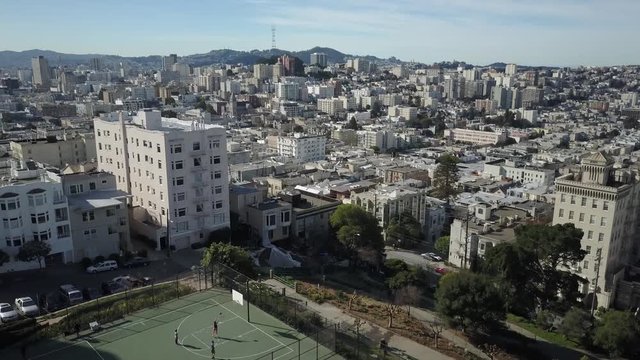 Tennis Courts near Lombard Street showing San Francisco 