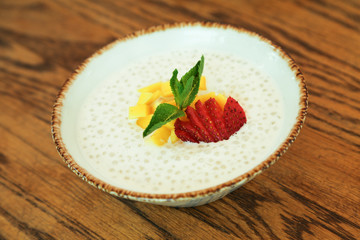 Mango tapioca dessert