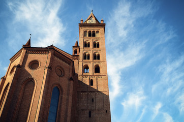 Fototapeta na wymiar Saint Lawrence cathedral of Alba (Piedmont, Italy)