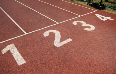 running track with numbers