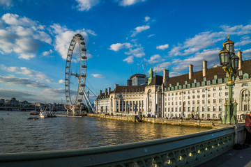 London Eye and river Thames in London, UK. - obrazy, fototapety, plakaty
