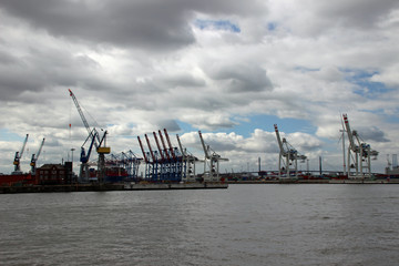 Fototapeta na wymiar Hafen von Hamburg 