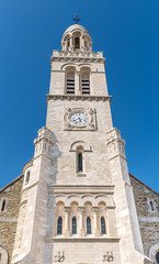 Fototapeta na wymiar Clocher de l'église Sainte Croix à Saint Gilles Croix de Vie en Vendée 