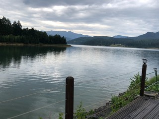 Lago en el anocheser