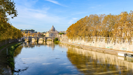 Fototapeta premium Saint Peter from bridge on Tiber